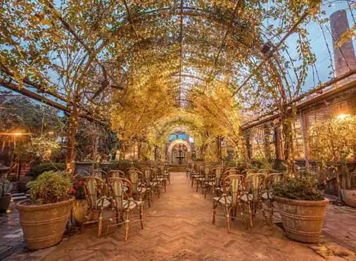 sugar dating restaurant Sydney